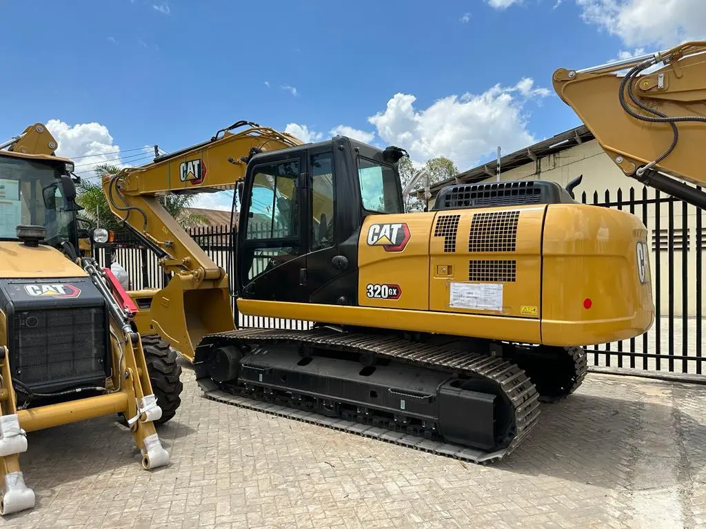 Caterpillar 320GX Excavator thumbnail 4