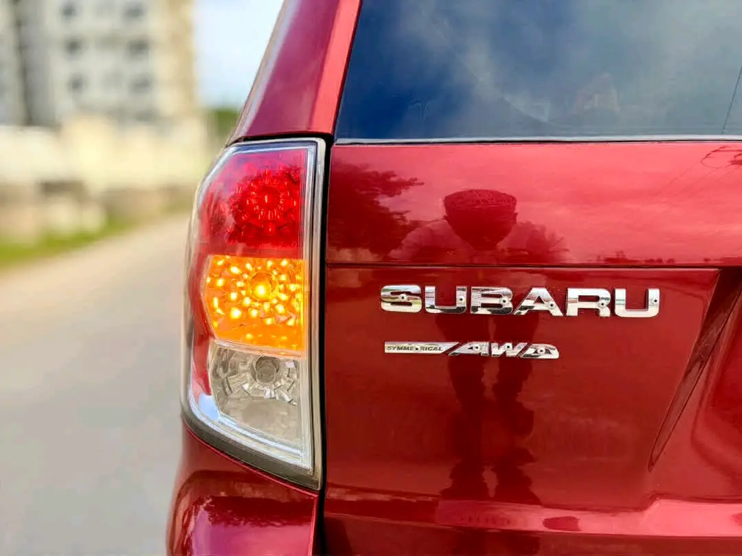 Red Subaru Forester SUV (DTQ) thumbnail 4