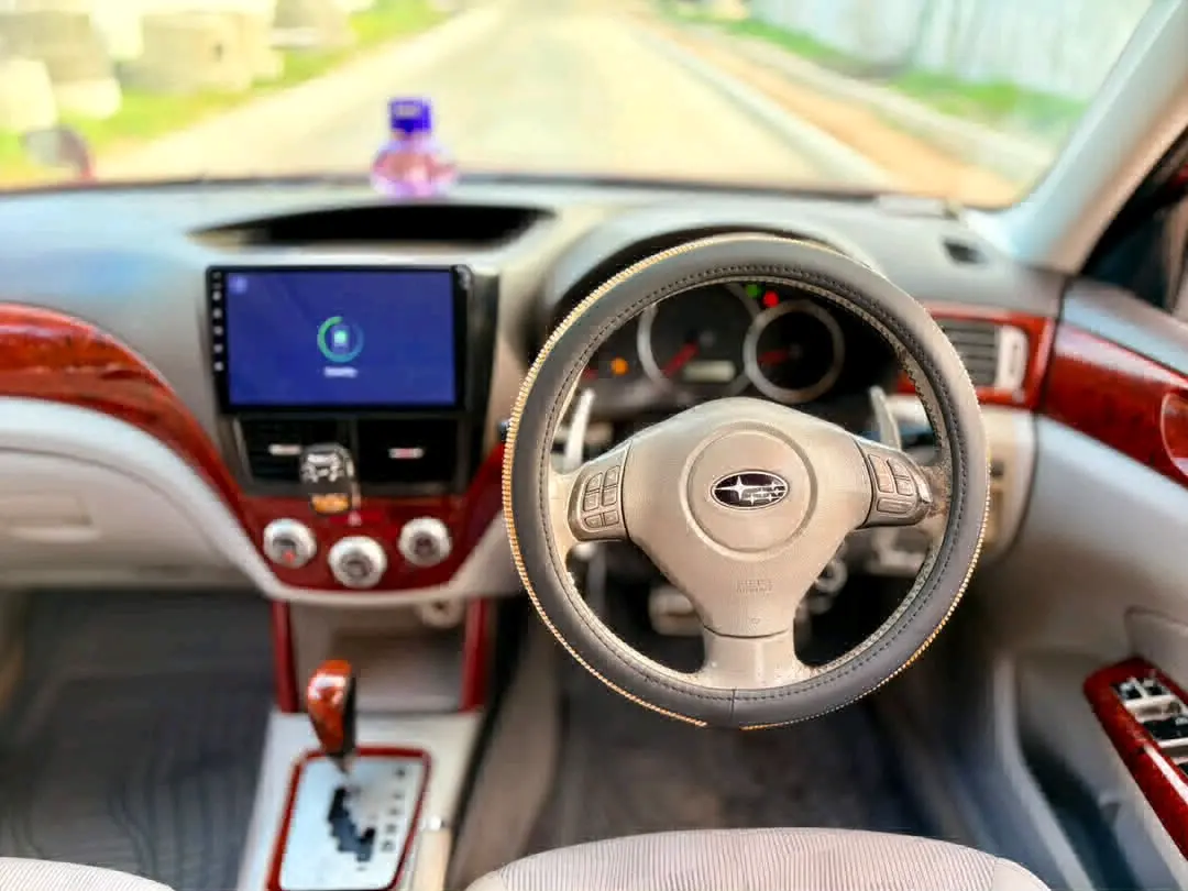 Red Subaru Forester SUV (DTQ) thumbnail 5