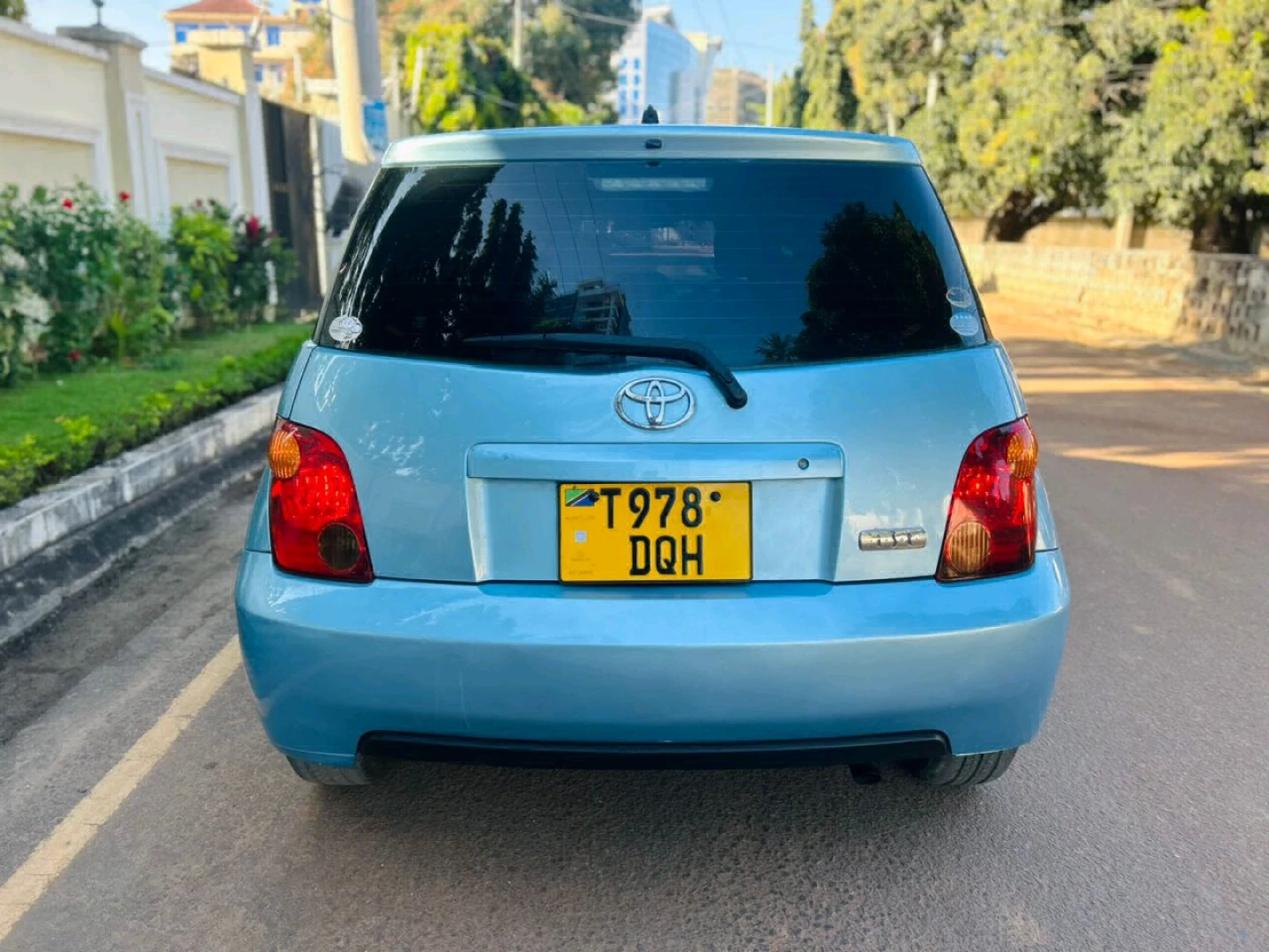 Toyota Ist Blue 2006 Model thumbnail 4