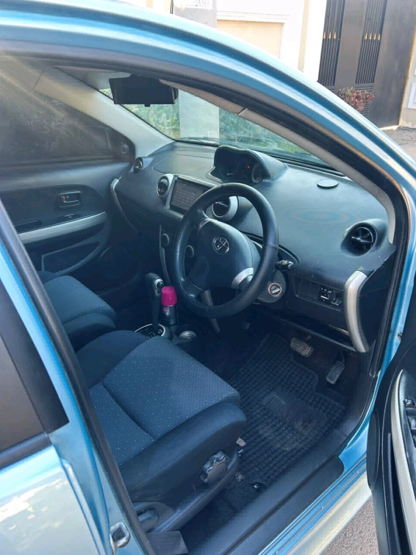 Toyota Ist Blue 2006 Model thumbnail 5
