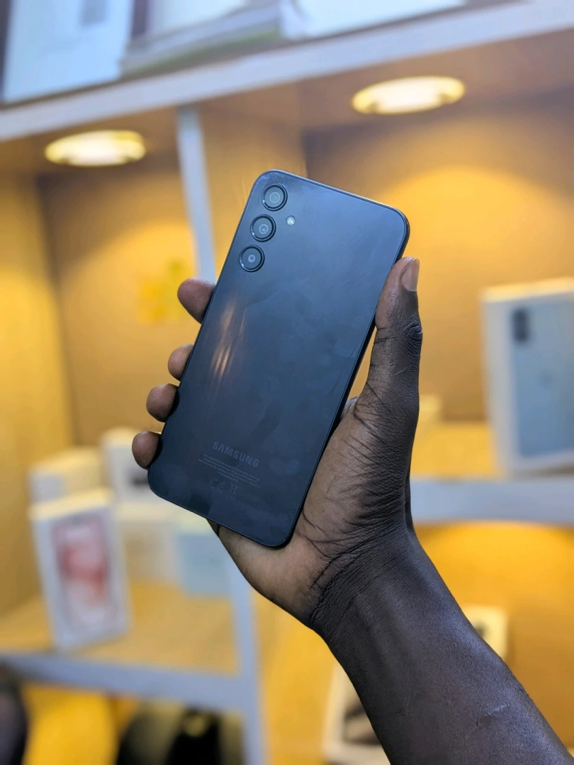 Samsung A24 Smartphone 8GB RAM 128GB Storage