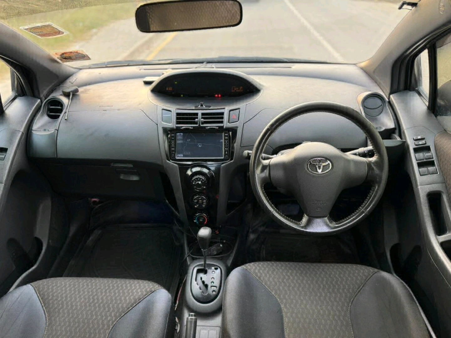Toyota Vitz 2004 RS - 1490cc thumbnail 7