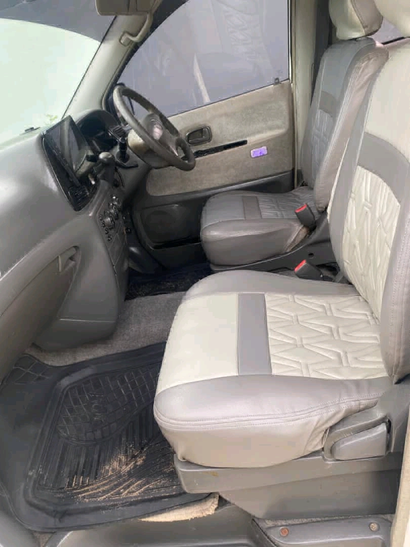 Toyota Noah SR40 Automatic Van thumbnail 5