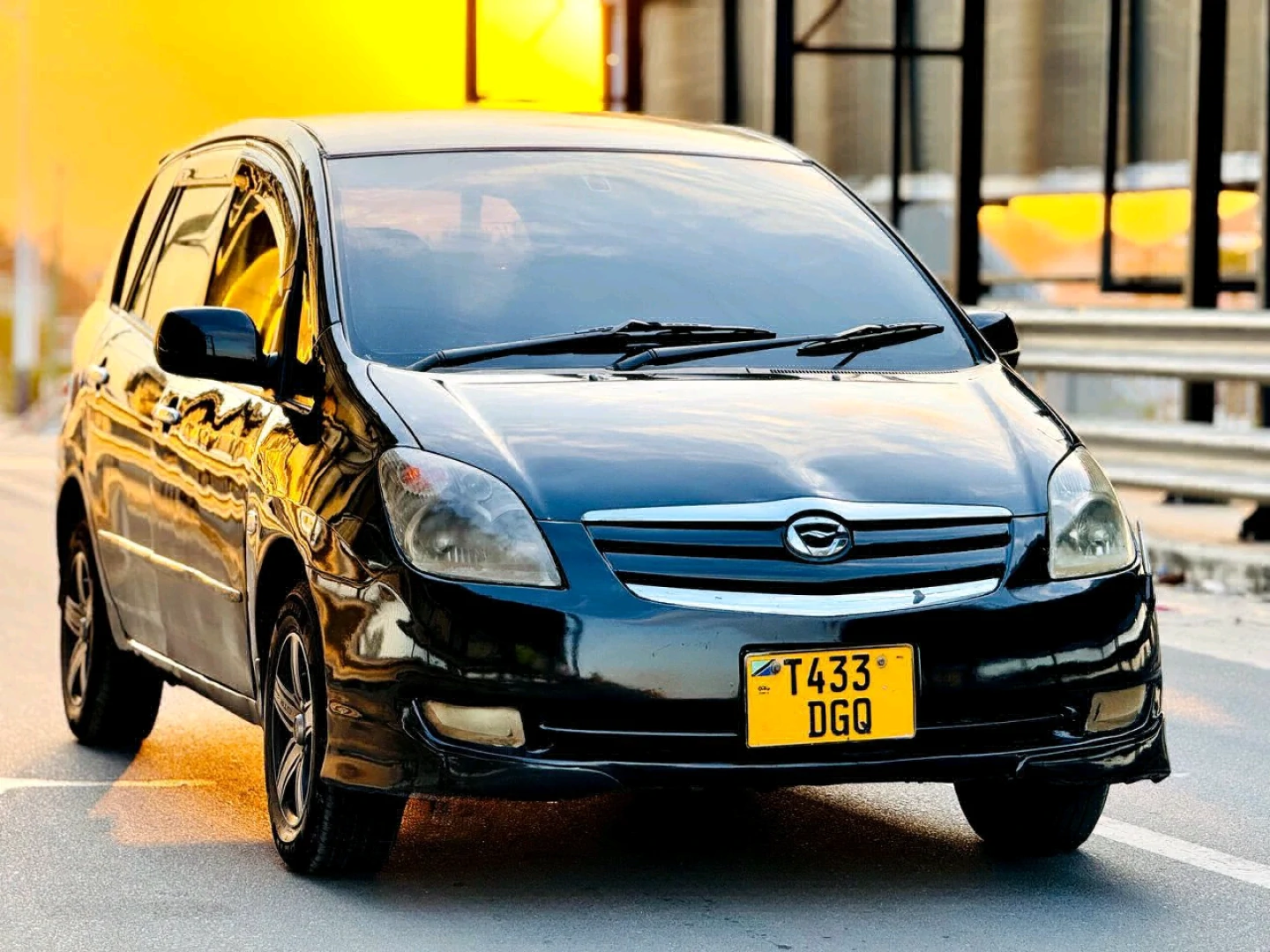 Used Black Toyota Spacio Minivan 1790cc thumbnail 3