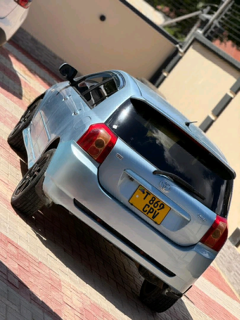 Toyota RunX/Corolla Sedan Light Blue thumbnail 3