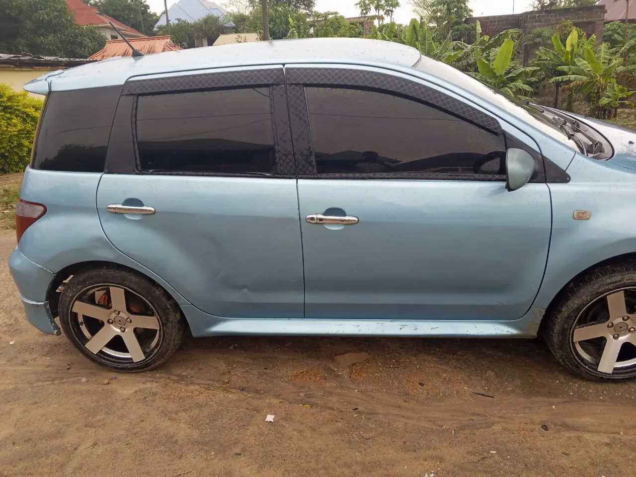 Toyota IST (DGS) thumbnail 3