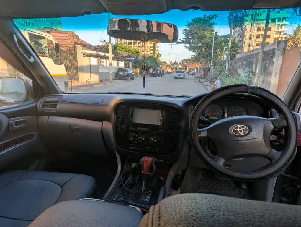 Toyota Land Cruiser VX 2001 thumbnail 8