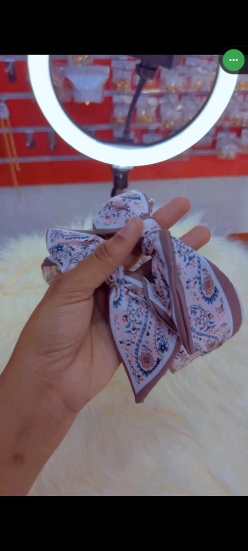 Vibanio vya Nywele vya Kitambaa (Polka Dots) thumbnail 2
