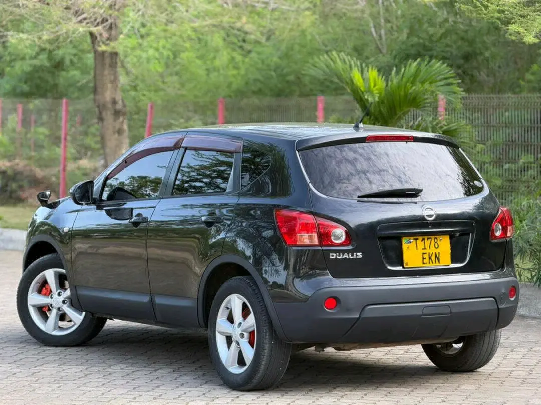 Nissan Dualis 2009 Nyeusi, 81,000 km thumbnail 7