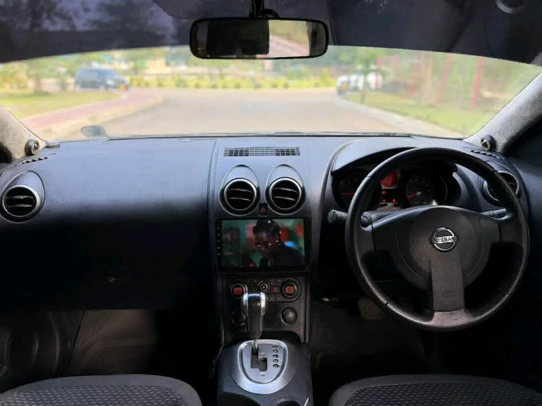 Nissan Dualis 2009 Nyeusi, 81,000 km thumbnail 9