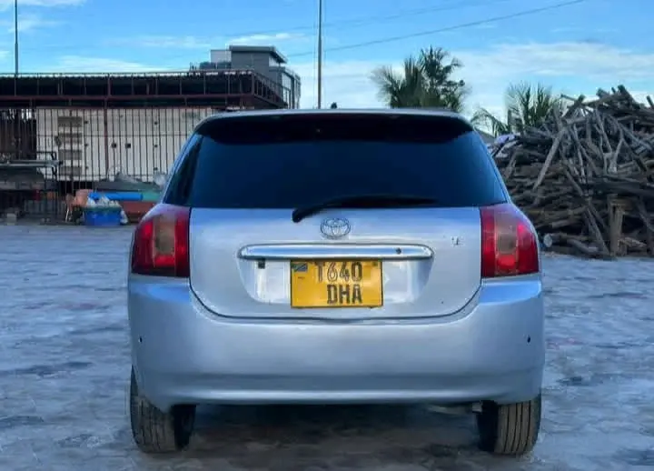 Toyota Allex 2003 thumbnail 2