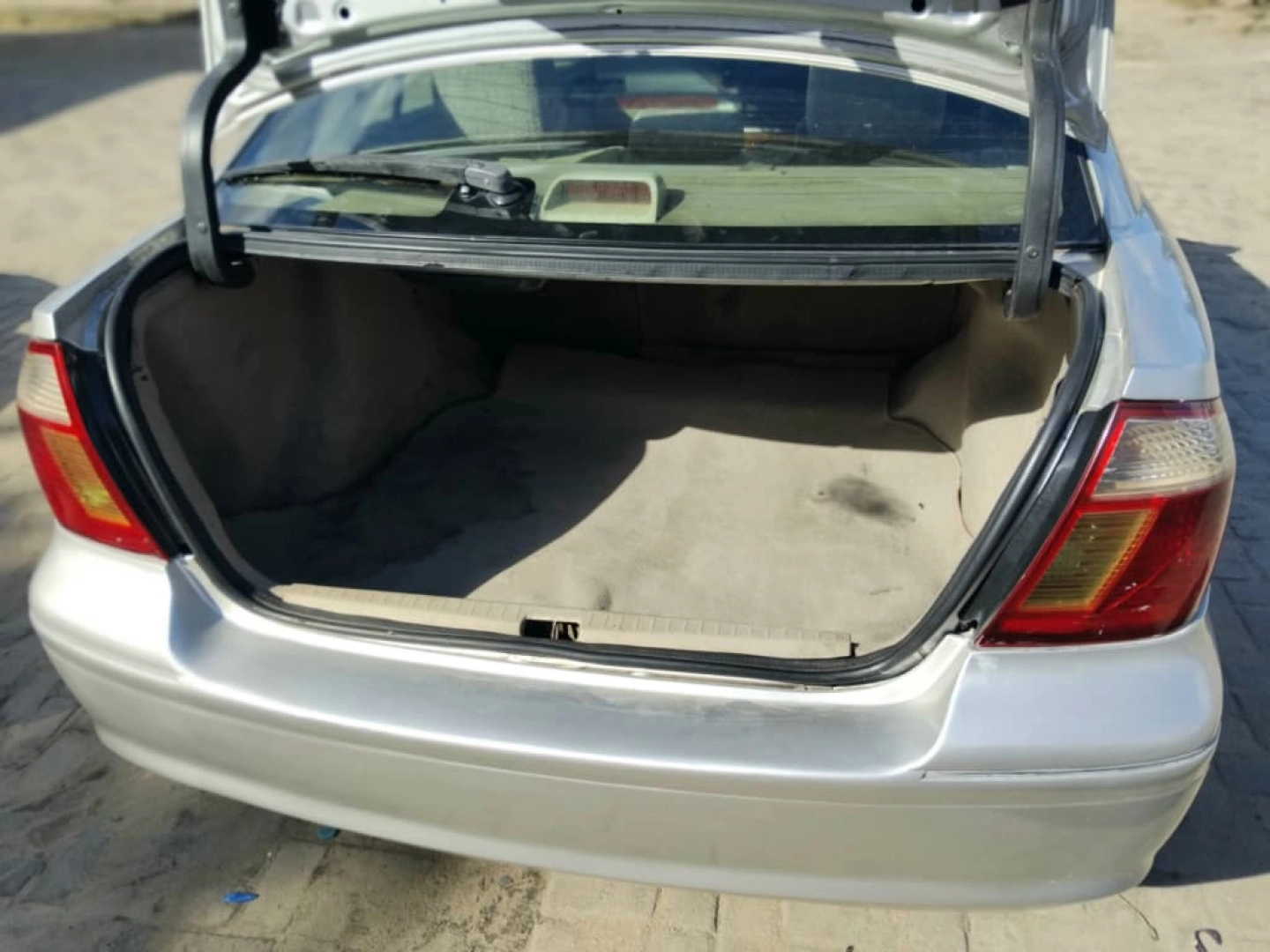 Toyota Premio F Sedan Silver (Full AC) thumbnail 3