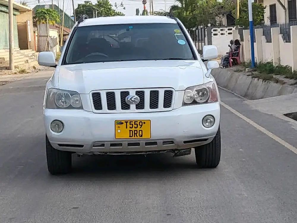 Toyota Kluger 2002, 2360 CC, White