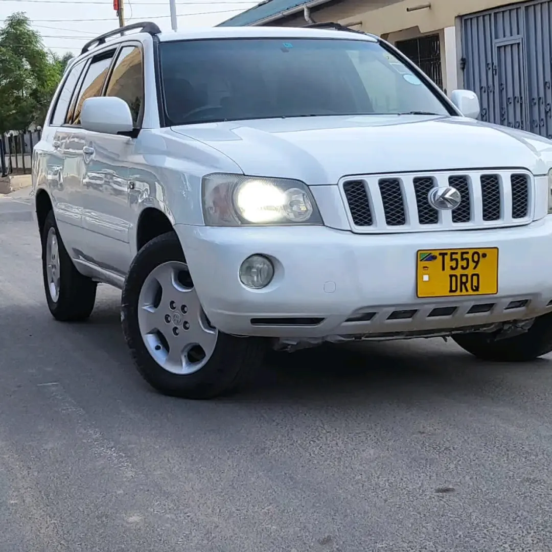 Toyota Kluger 2002, 2360 CC, White thumbnail 3