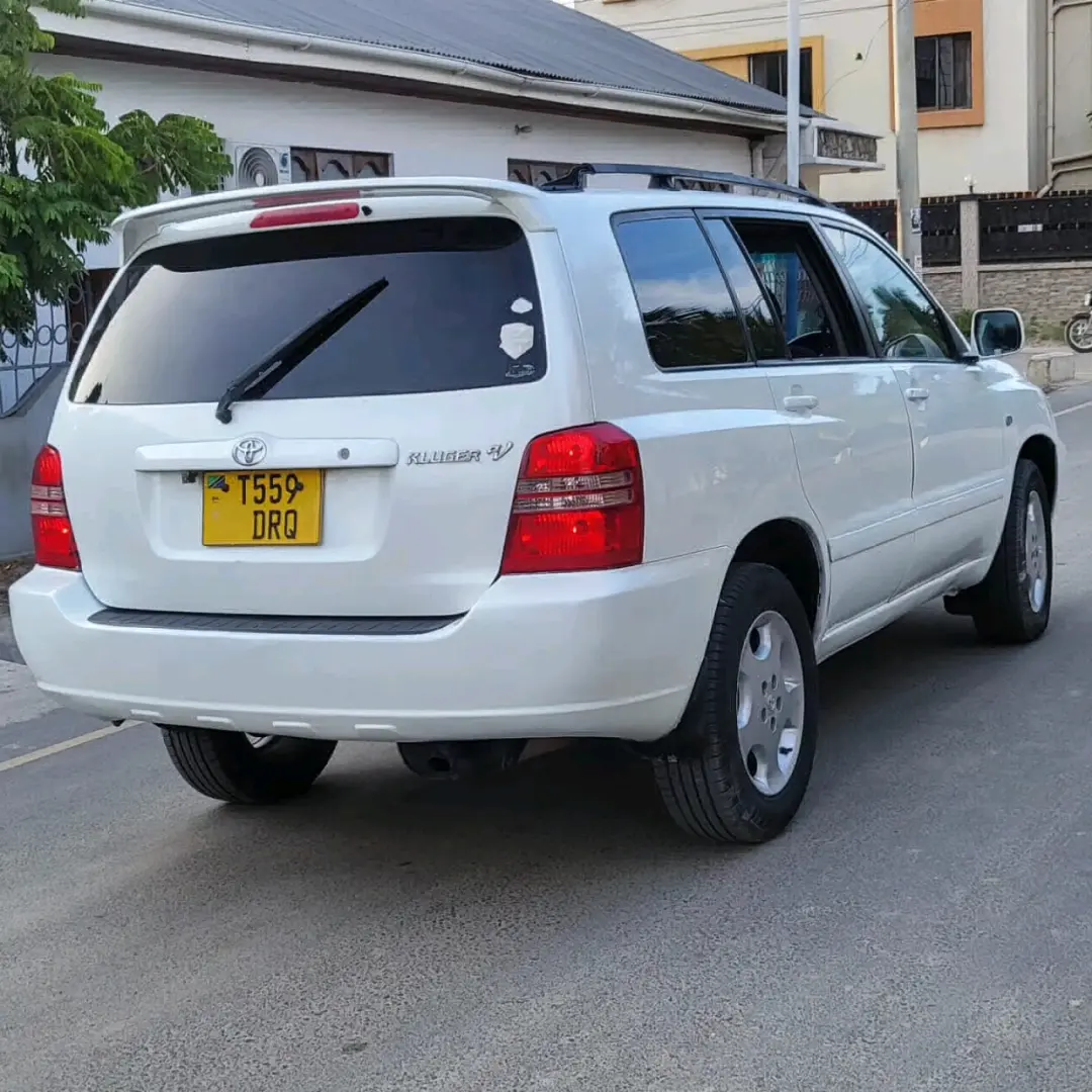 Toyota Kluger 2002, 2360 CC, White thumbnail 4