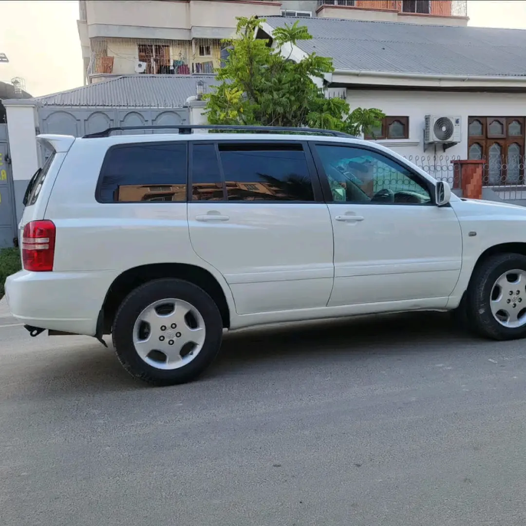 Toyota Kluger 2002, 2360 CC, White thumbnail 7