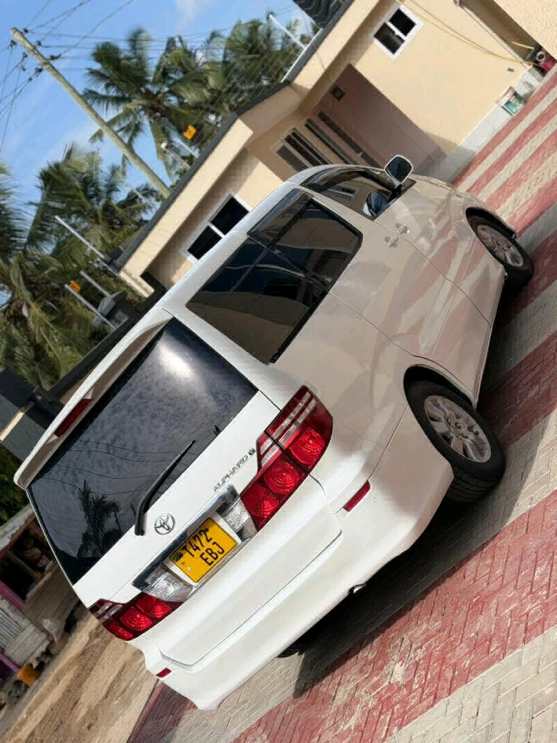 Toyota Alphard 2005 Minivan (2390cc) thumbnail 4