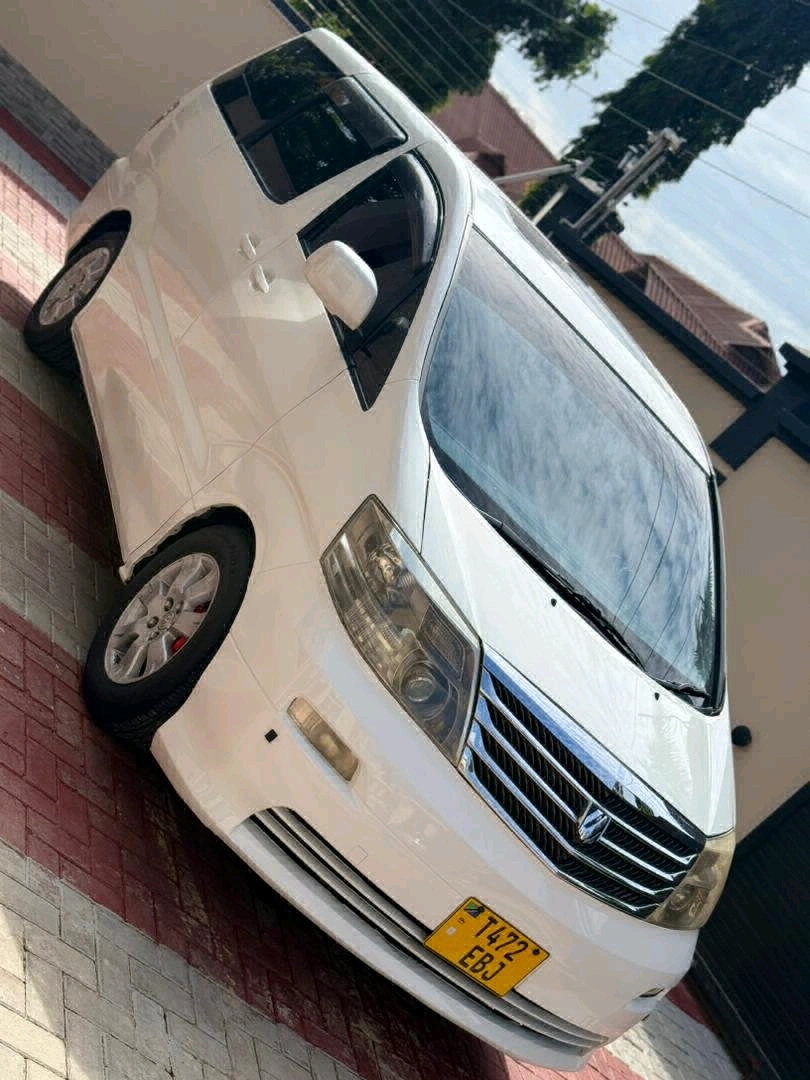 Toyota Alphard 2005 Minivan (2390cc) thumbnail 7