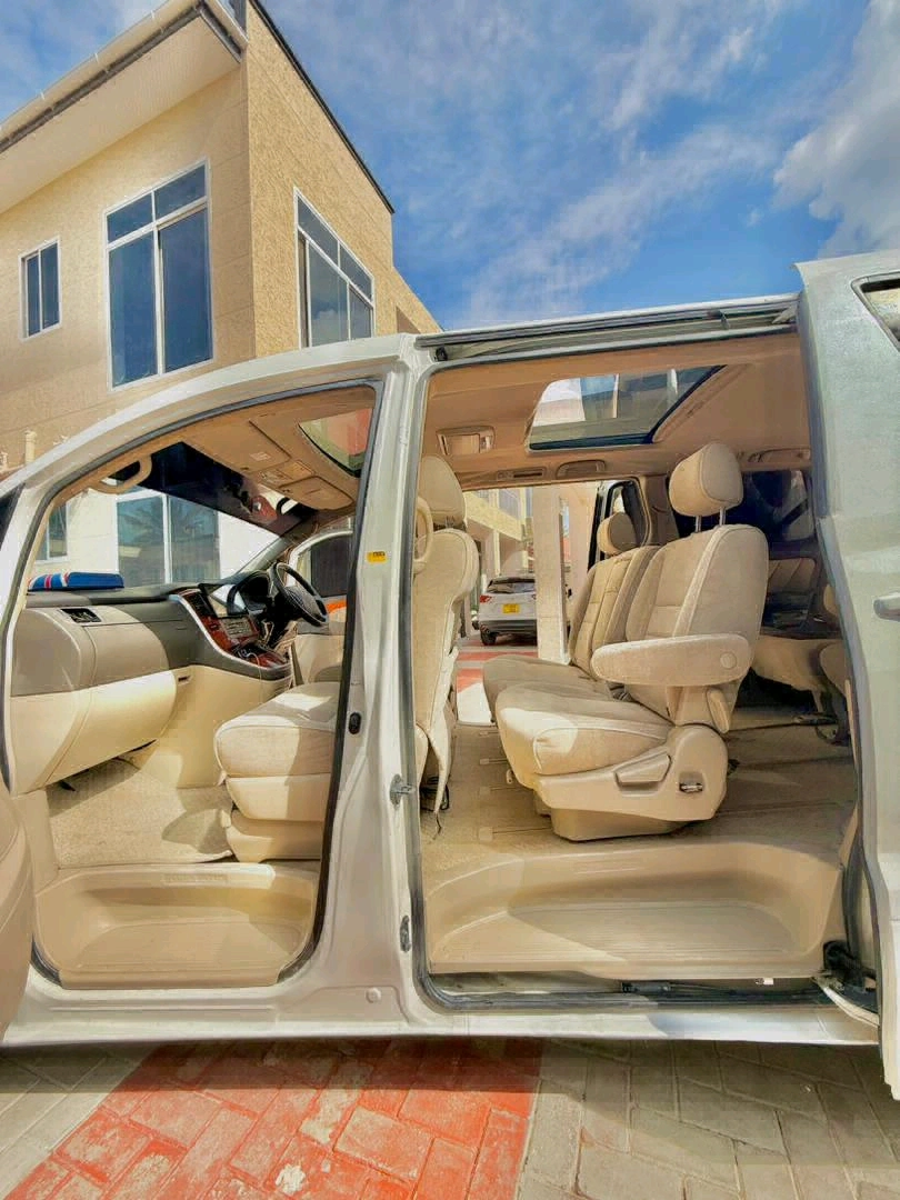Toyota Alphard 2005 Minivan (2390cc) thumbnail 9