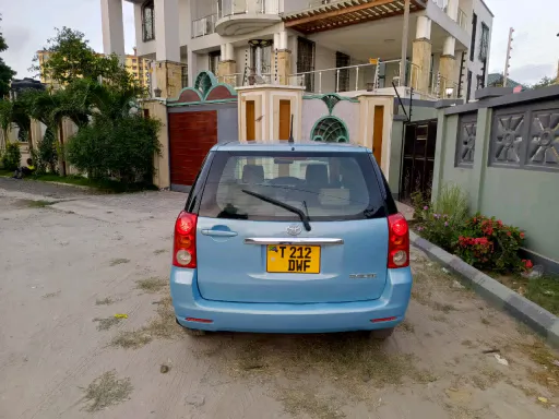 Toyota Raum 2004 - DWF