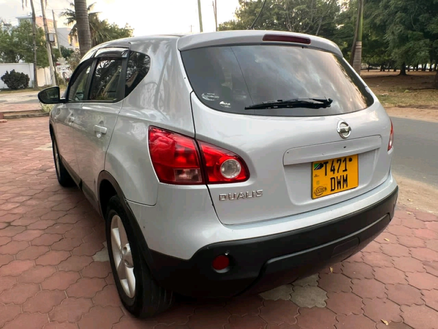 Nissan Dualis (Qashqai) SUV 2007 thumbnail 2