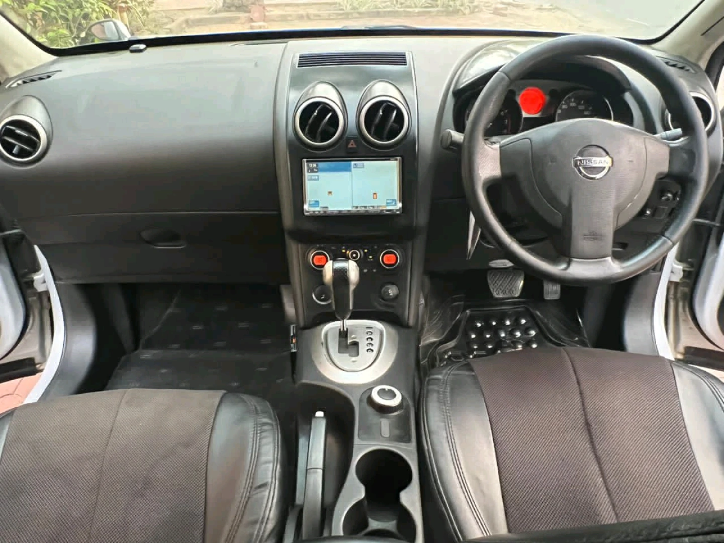 Nissan Dualis (Qashqai) SUV 2007 thumbnail 7