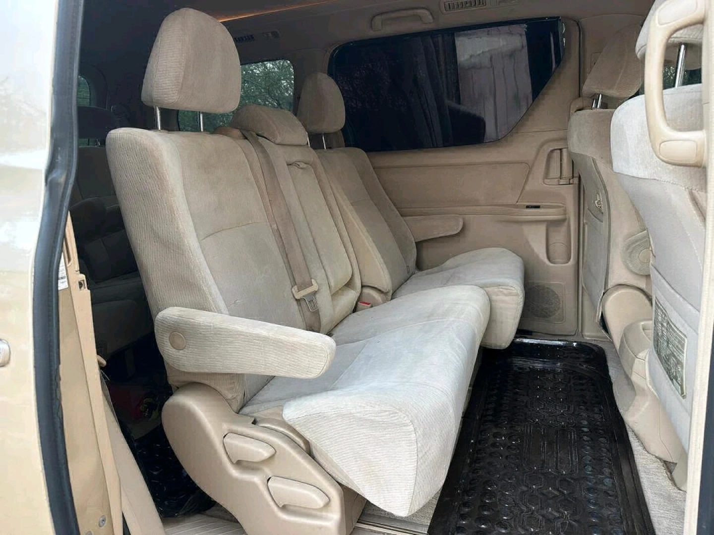 Toyota Alphard Minivan 2008 Model thumbnail 6