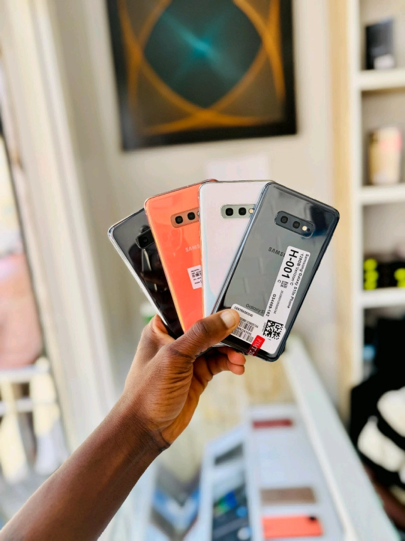 Samsung Galaxy S10e 128GB New Smartphones