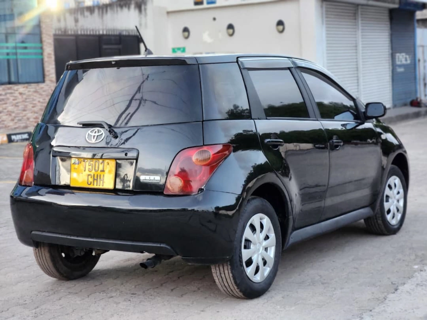 Black Toyota Ist 1.2L Hatchback for Sale