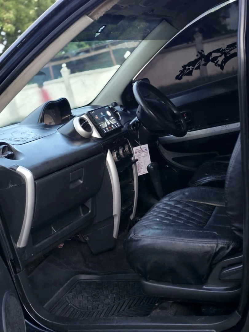Black Toyota Ist 1.2L Hatchback for Sale thumbnail 4