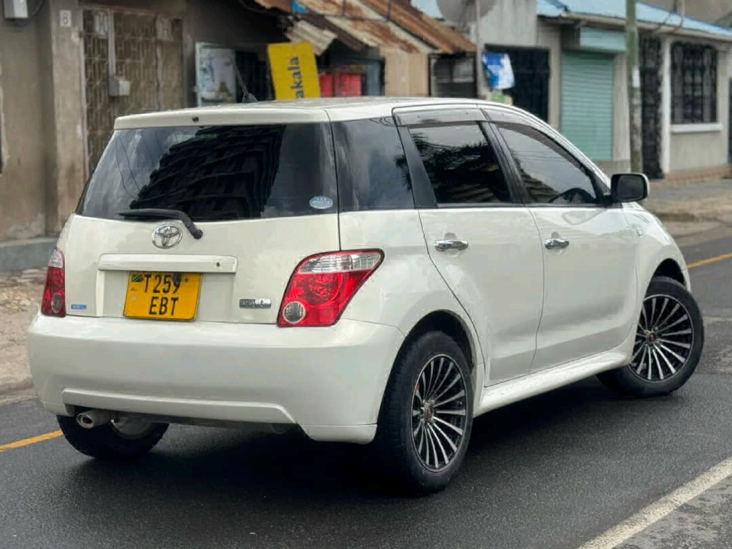 Toyota Ist 2006 Model (1NZ Engine) thumbnail 5