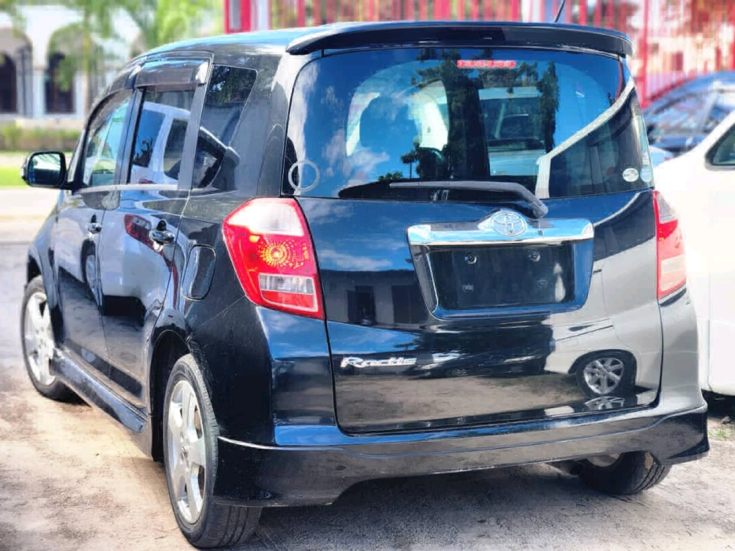 Toyota Ractis 2006 Black Hatchback thumbnail 3