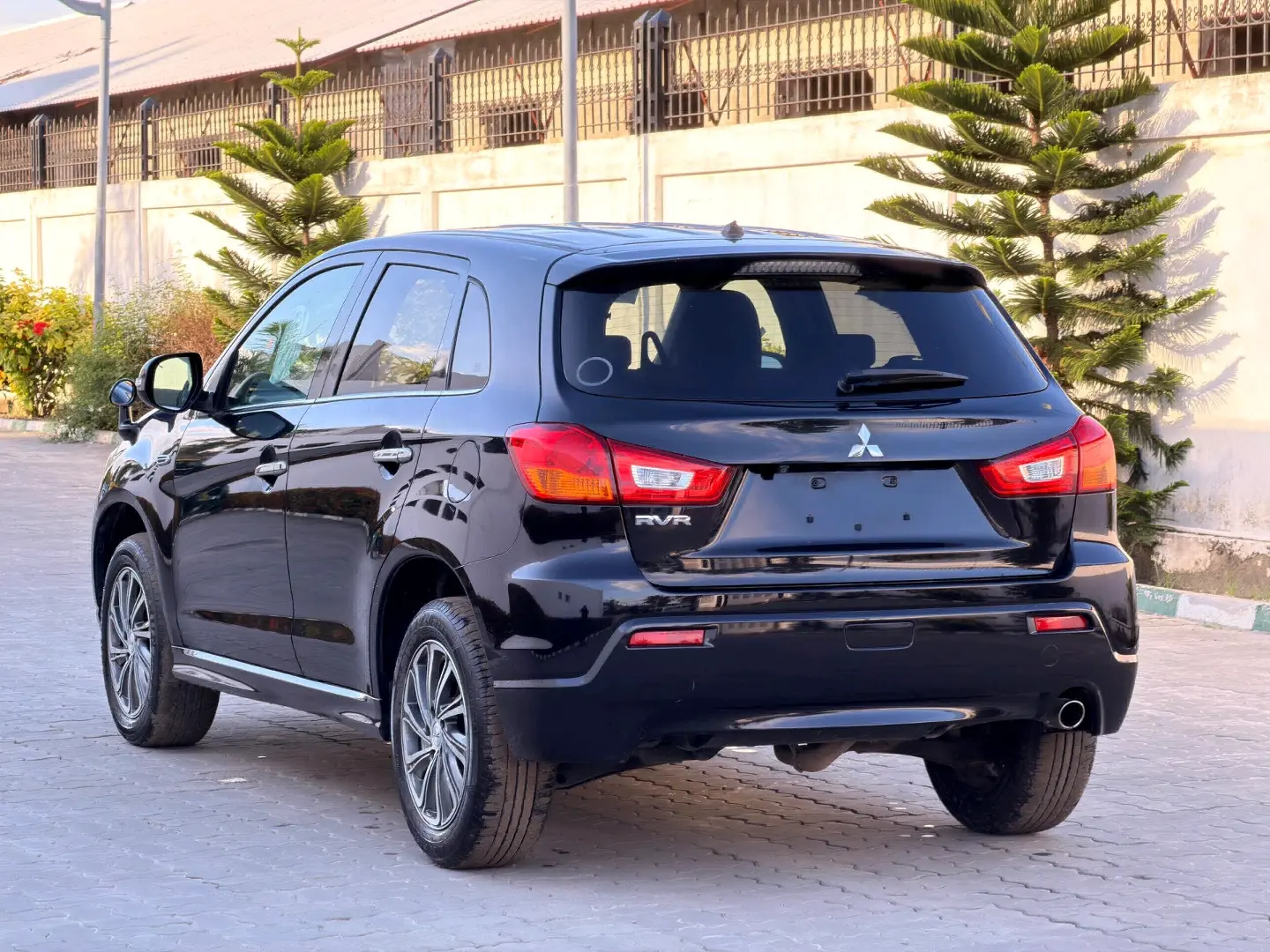 Mitsubishi RVR 2010 thumbnail 3