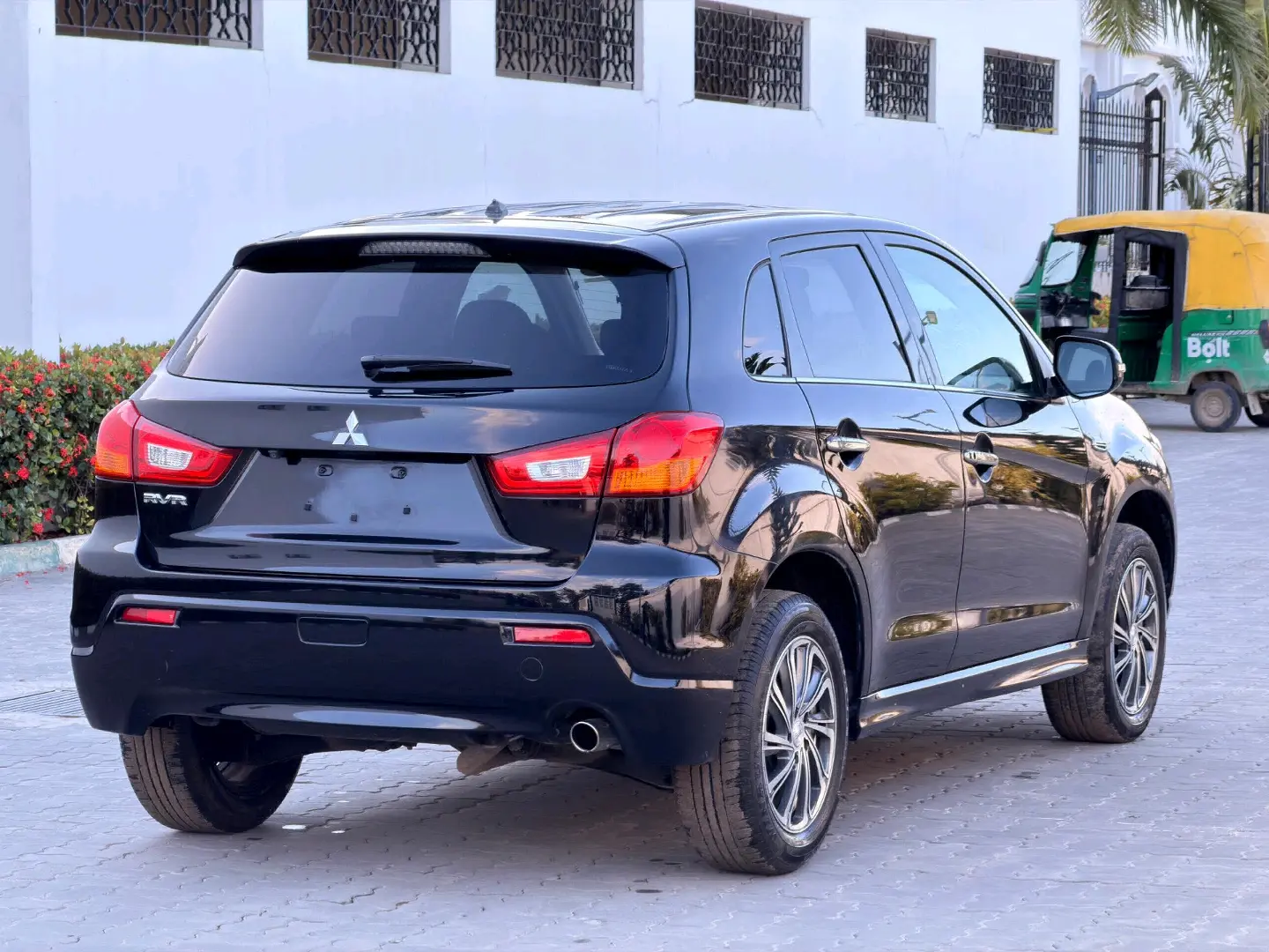 Mitsubishi RVR 2010 thumbnail 4