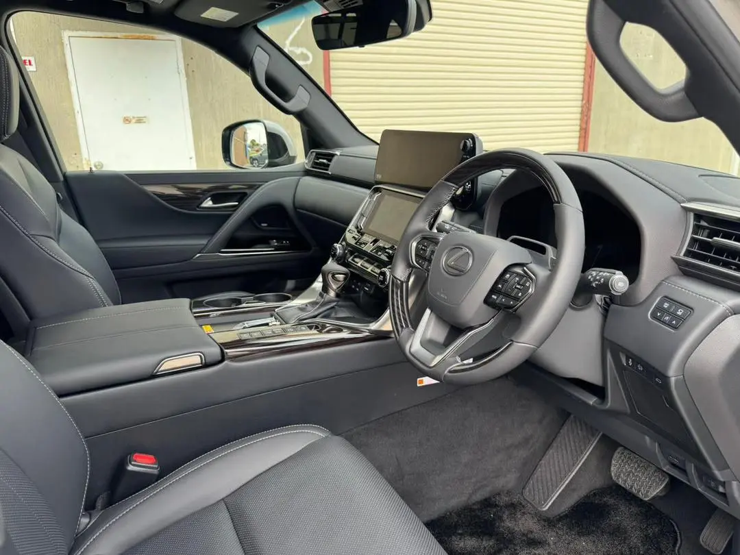 Lexus LX 500d 2026 thumbnail 7