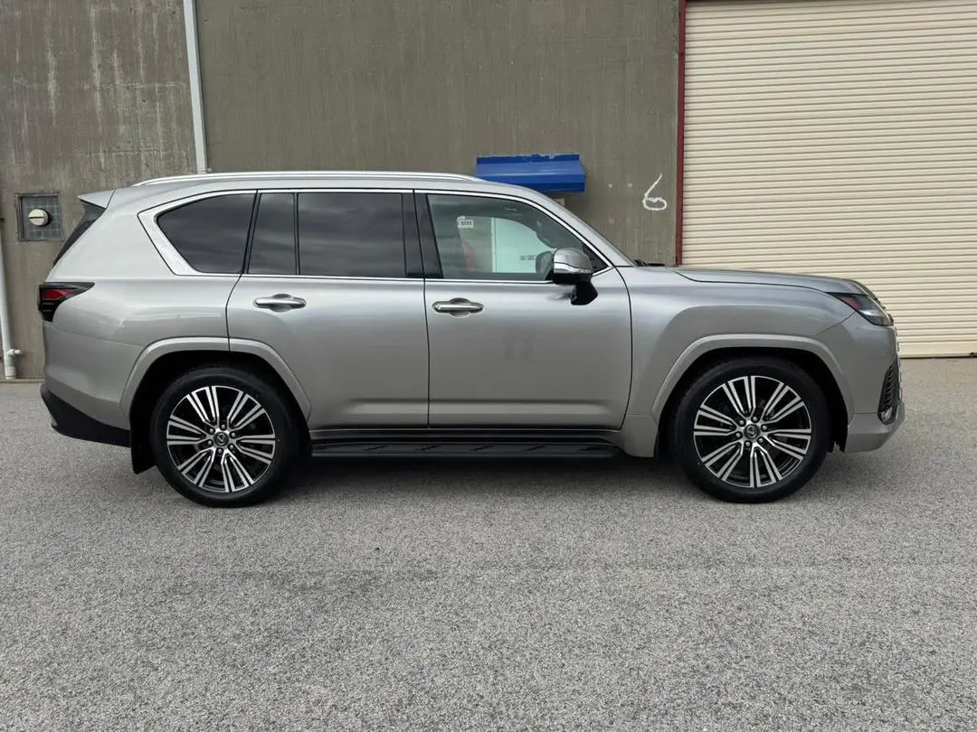 Lexus LX 500d 2026 thumbnail 8