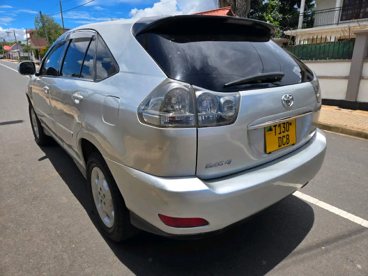 Toyota Harrier 2005 Silver, 2360cc VVTi thumbnail 3