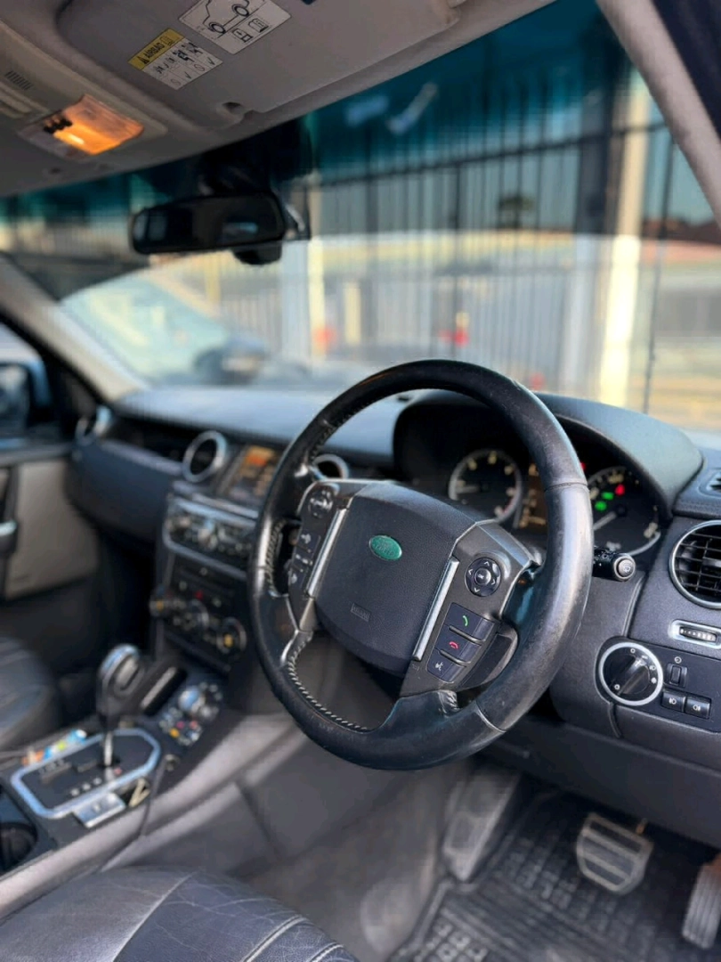 Land Rover Discovery 4 2011 SDV6 SE thumbnail 4