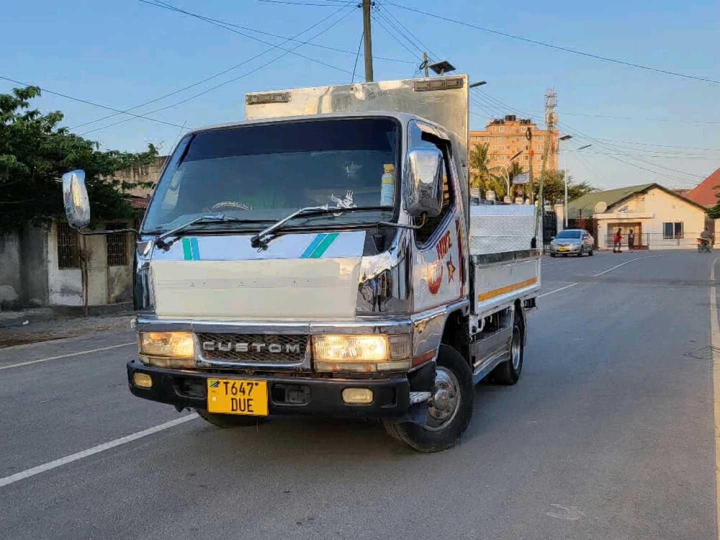 Mitsubishi Canter Truck Flatbed DUE thumbnail 2