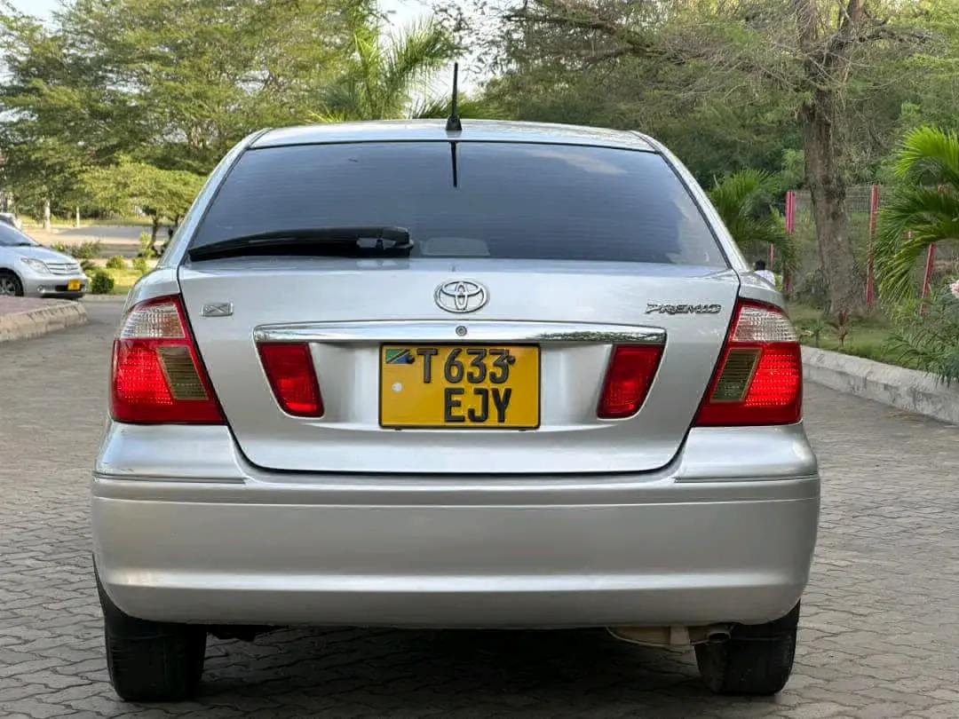 Toyota Premio 2005, Silver, 72,000 KM thumbnail 8