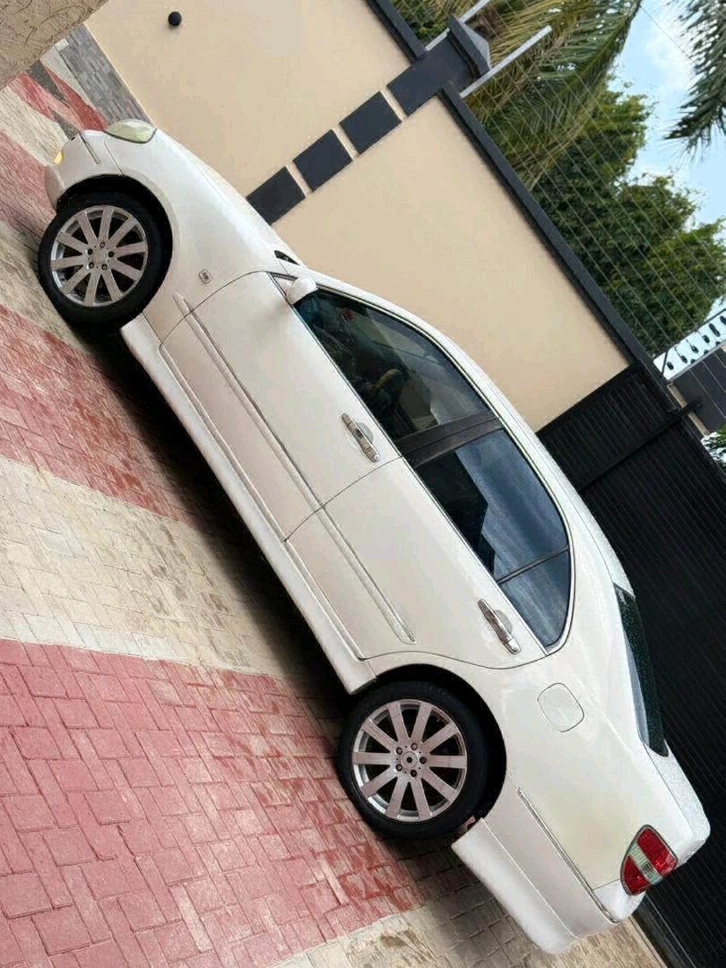 Toyota Brevis DFM Inauzwa Full AC thumbnail 5