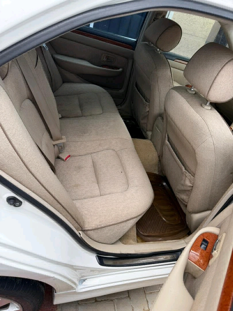 Toyota Brevis DFM Inauzwa Full AC thumbnail 7