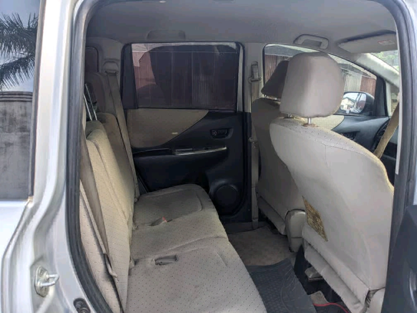 Toyota Ractis 2005 Silver Full AC thumbnail 7