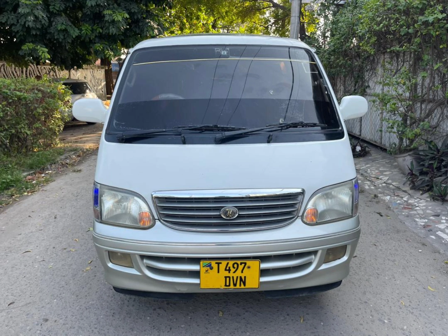 Toyota Hiace DVN Minibus (2796cc)