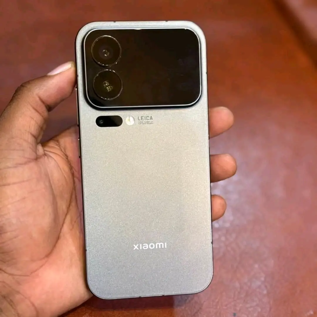 Used Xiaomi 17 Pro Smartphone 1TB/16GB thumbnail 2