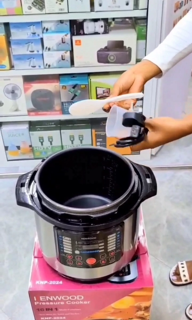 Kenwood 8L Digital Multi-Function Pressure Cooker thumbnail 2