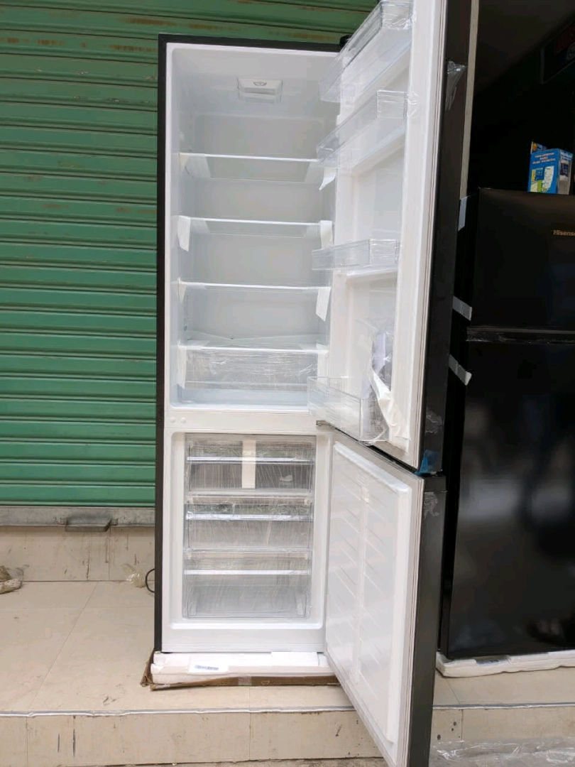 Hisense Refrigerator 226 Liters