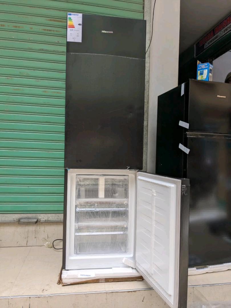 Hisense Refrigerator 226 Liters thumbnail 4