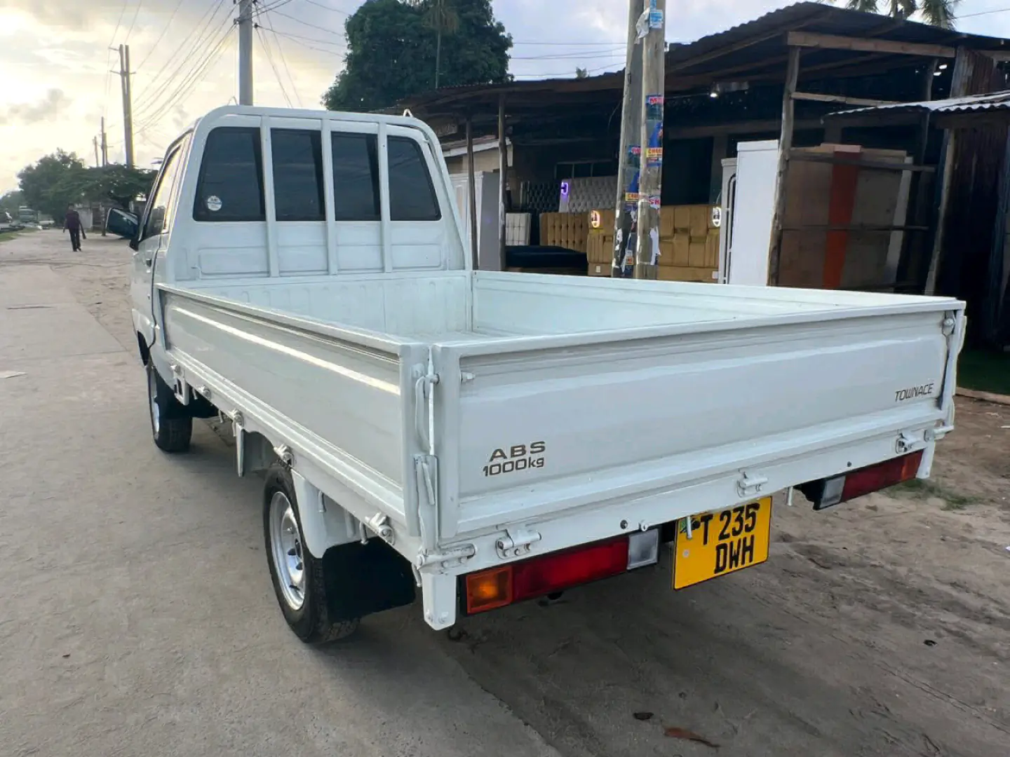 Toyota Town Ace Van 2004 thumbnail 3
